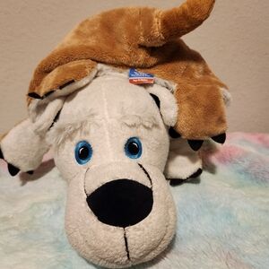 Flip Pets 2 in 1 Pets. Champ the Polar Bear and Bingo the Monkey plush.